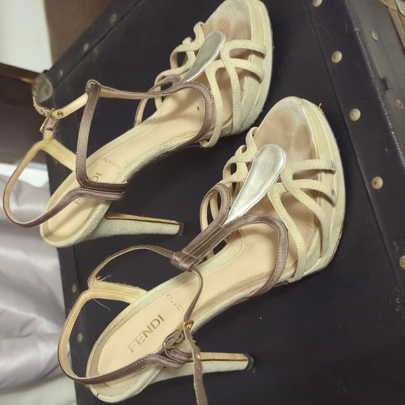Fendi Tan Heels 37.5 - Picture 2 of 5